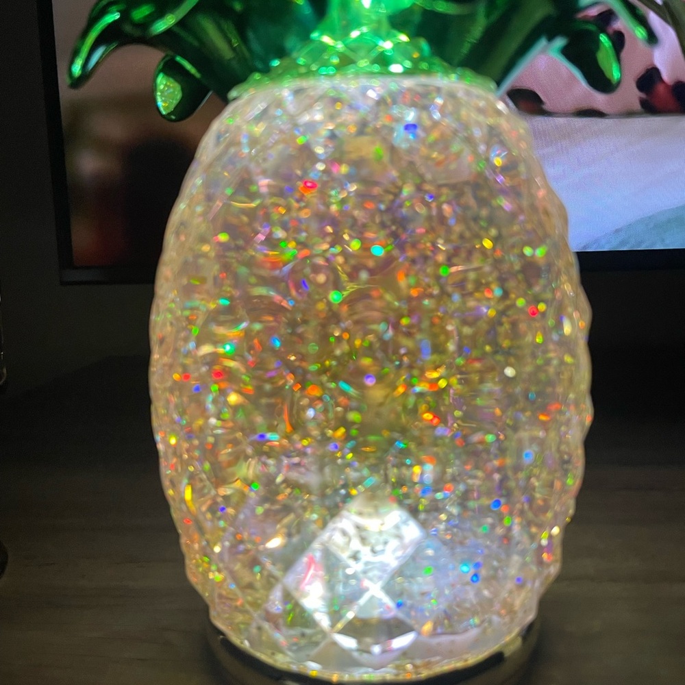 Bath & Body Works Pineapple shaped Candle Holder.